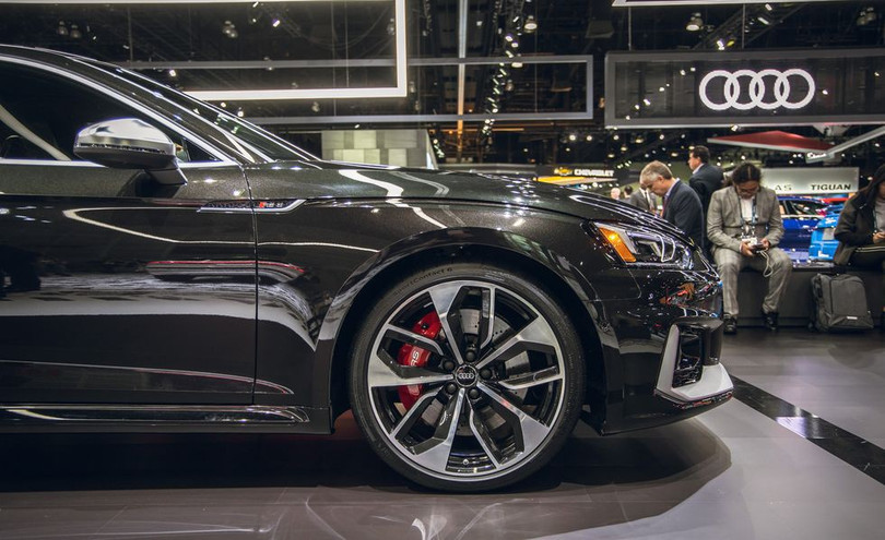 Audi RS 5 mới gây ấn tượng với phiên bản Báo đen