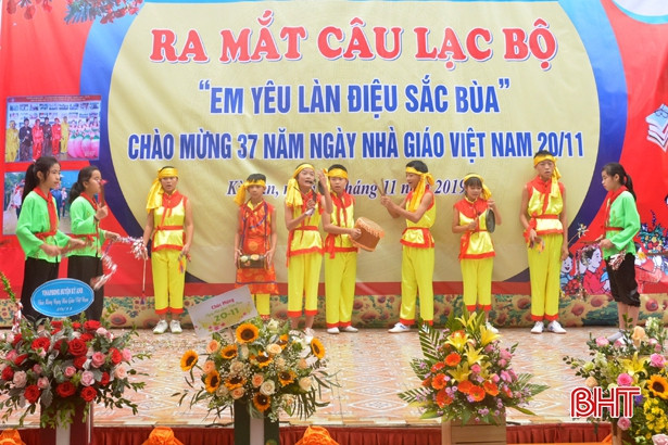 Ra mắt câu lạc bộ sắc bùa đầu tiên trong trường học ở Hà Tĩnh