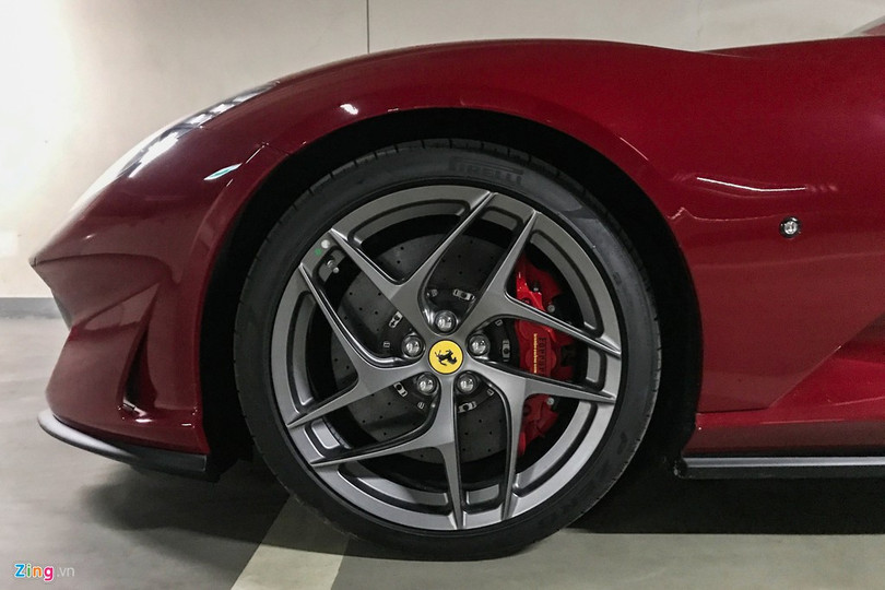 Hình ảnh Ferrari 812 Superfast đầu tiên về Việt Nam