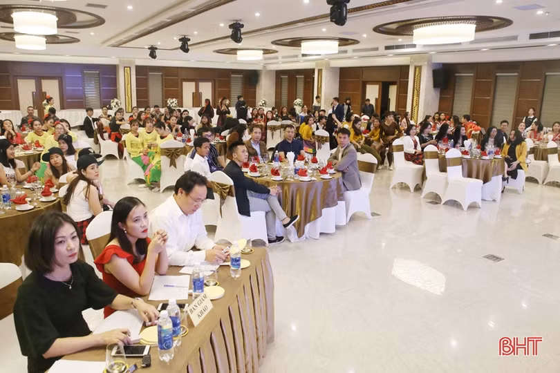 Sôi động cùng “Talent show” mừng ngày 20/11 của Trường Albert Einstein