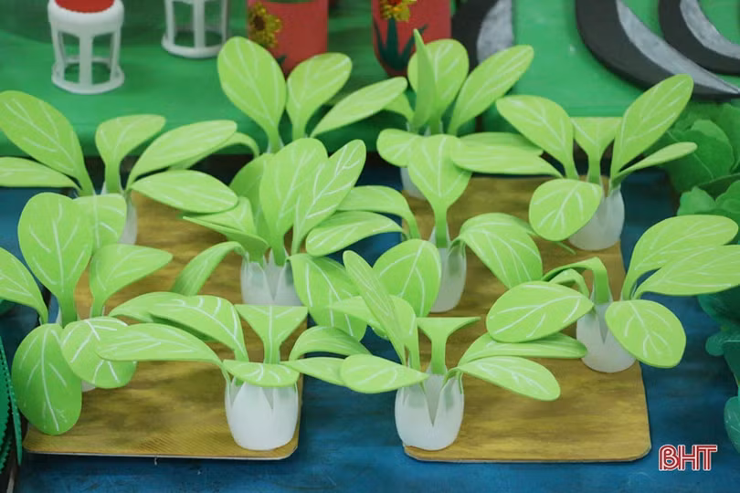 “Ngộ nghĩnh” những món đồ chơi cho bé dưới bàn tay của cô giáo mầm non Hà Tĩnh