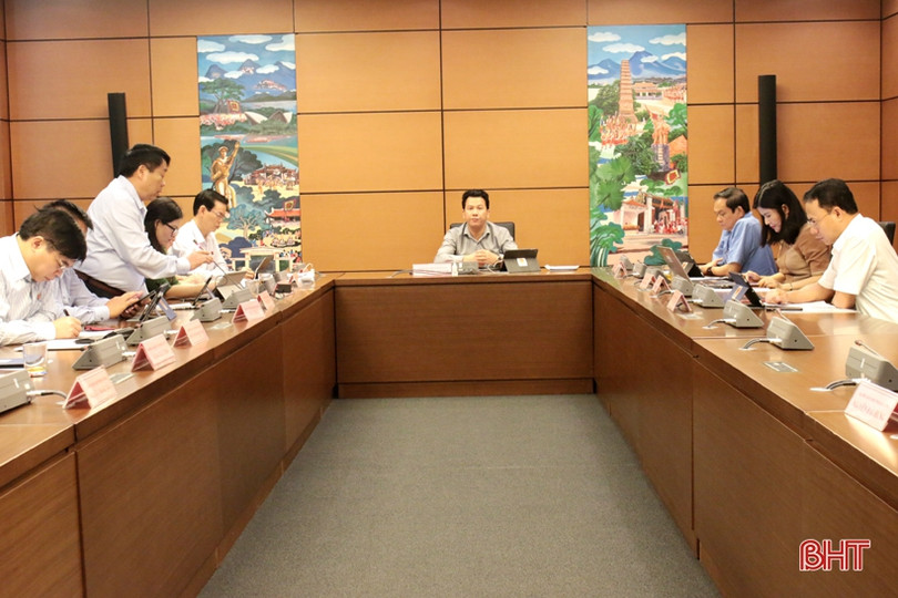 Đại biểu Quốc hội Hà Tĩnh thảo luận tổ về các dự án luật sửa đổi bổ sung