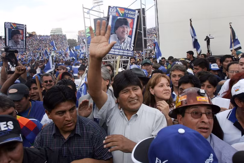 Mâu thuẫn sắc tộc bùng lên ở Bolivia sau khi ông Morales rời đi