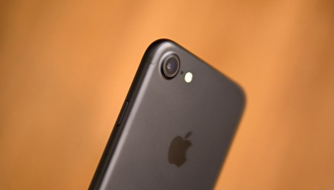 Loạt iPhone cũ về giá dưới 5 triệu đồng ở Việt Nam