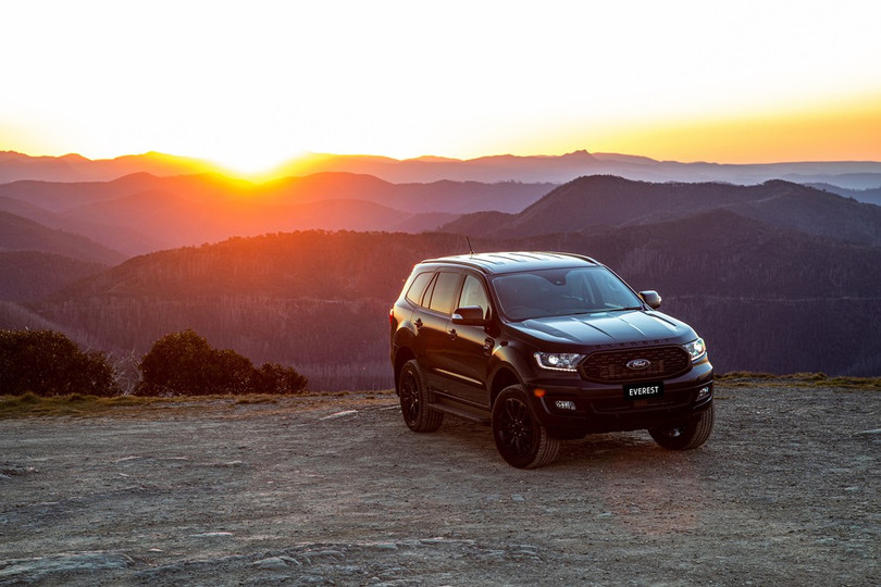 Ford Everest Sport 2020 ra mắt tại Thái Lan