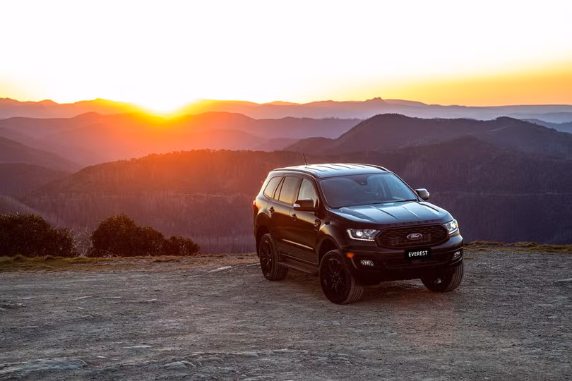 Ford Everest Sport 2020 ra mắt tại Thái Lan