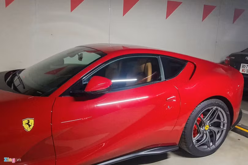 Hình ảnh Ferrari 812 Superfast đầu tiên về Việt Nam