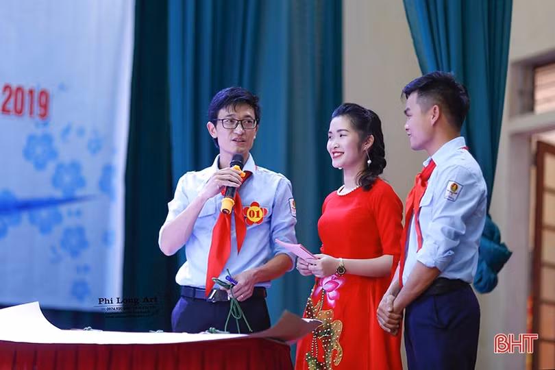 Thầy giáo trẻ “thổi” luồng gió mới vào hoạt động đoàn - đội ở huyện miền núi Hà Tĩnh