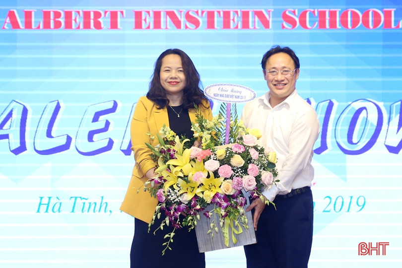 Sôi động cùng “Talent show” mừng ngày 20/11 của Trường Albert Einstein