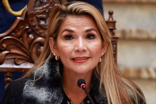 Tổng thống lâm thời Bolivia bị “đe dọa tính mạng”