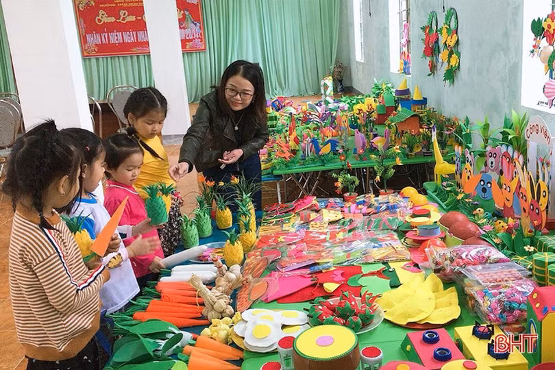 “Ngộ nghĩnh” những món đồ chơi cho bé dưới bàn tay của cô giáo mầm non Hà Tĩnh