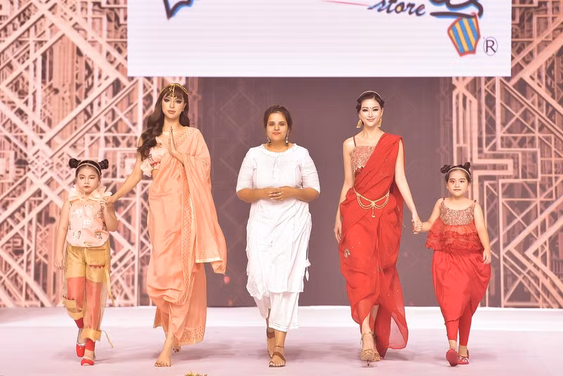 Hoa hậu Phương Khánh gợi cảm hóa cô dâu Ấn Độ diễn vedette