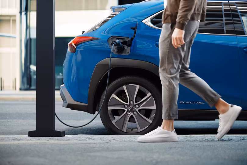 Xe sang chạy điện Lexus UX 300e chính thức trình làng