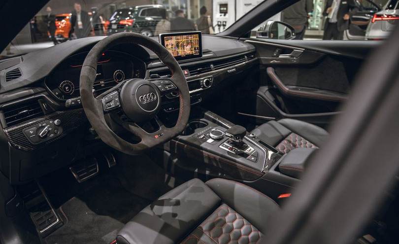 Audi RS 5 mới gây ấn tượng với phiên bản Báo đen