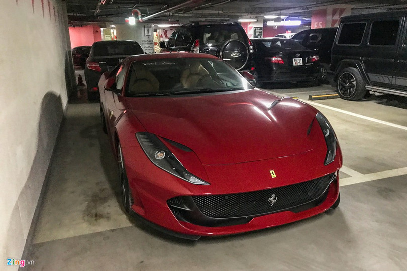 Hình ảnh Ferrari 812 Superfast đầu tiên về Việt Nam