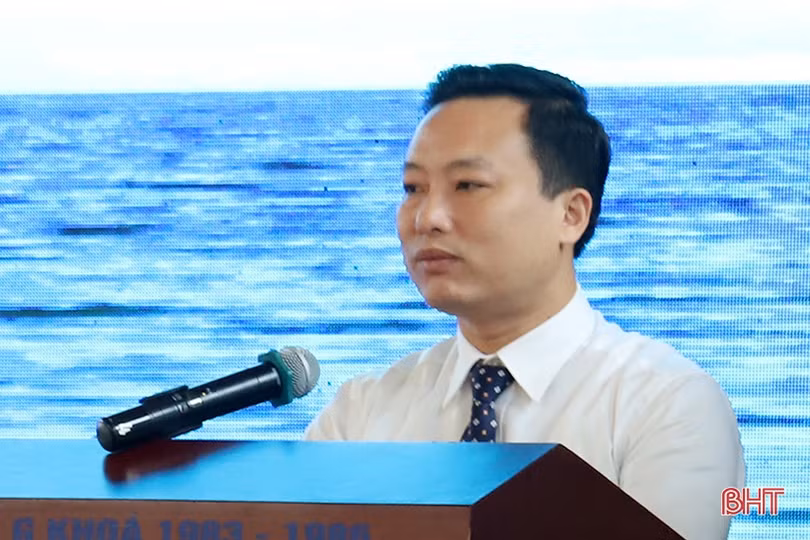 Học sinh Hương Sơn hào hứng với triển lãm “Hoàng Sa, Trường Sa của Việt Nam - những bằng chứng lịch sử và pháp lý”