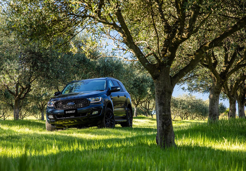 Ford Everest Sport 2020 ra mắt tại Thái Lan
