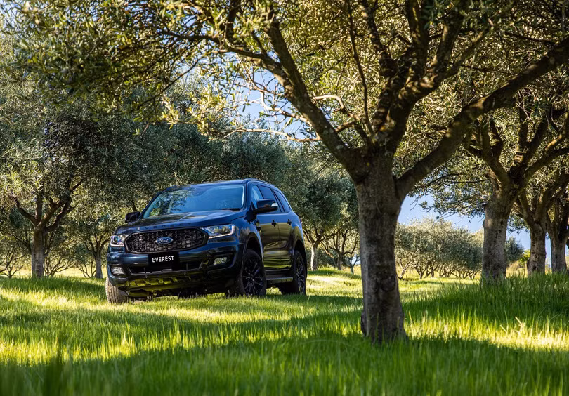 Ford Everest Sport 2020 ra mắt tại Thái Lan