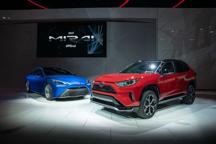 Chi tiết Toyota RAV4 Prime 2021: mạnh và tiết kiệm nhất - Hình 2 Chi tiết Toyota RAV4 Prime 2021: Mạnh và tiết kiệm nhất