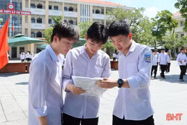 Hoàn thành Kỳ thi tốt nghiệp THPT năm 2026: Đề thi phân hóa, trường thi an toàn