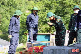 Nỗ lực giải mã các phần mộ chưa rõ thông tin tại Nghĩa trang Liệt sĩ Nầm