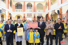 Chung tay mang Tết ấm đến các cơ sở bảo trợ xã hội tại Hà Tĩnh 