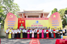 Đức Thọ biểu dương 34 tập thể, cá nhân điển hình trong học và làm theo Bác