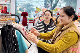 Doanh nghiệp bán lẻ tăng khuyến mãi, kích cầu mua sắm "thời điểm vàng"