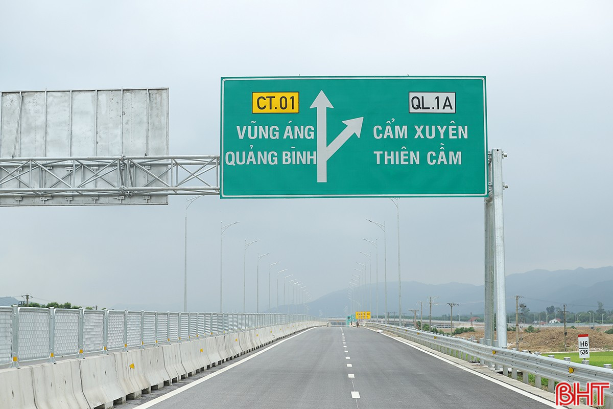 Types of road signs and lane markings on the highway through Ha Tinh ...