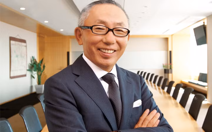 chan dung ong chu uniqlo giau co bac nhat nhat ban