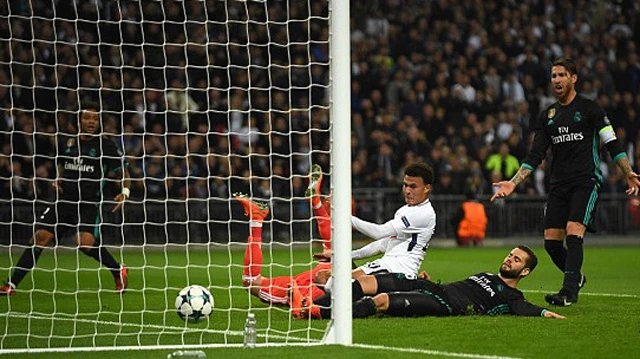 lan dau danh bai real tottenham hien ngang tien vao vong knock out