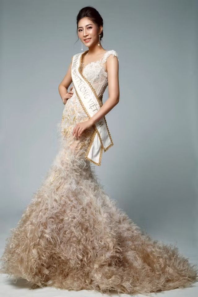 hoa hau dai duong 2014 dang thu thao di mo cung nho ve ha tinh