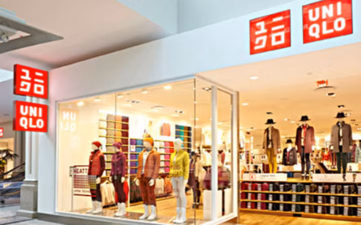 chan dung ong chu uniqlo giau co bac nhat nhat ban