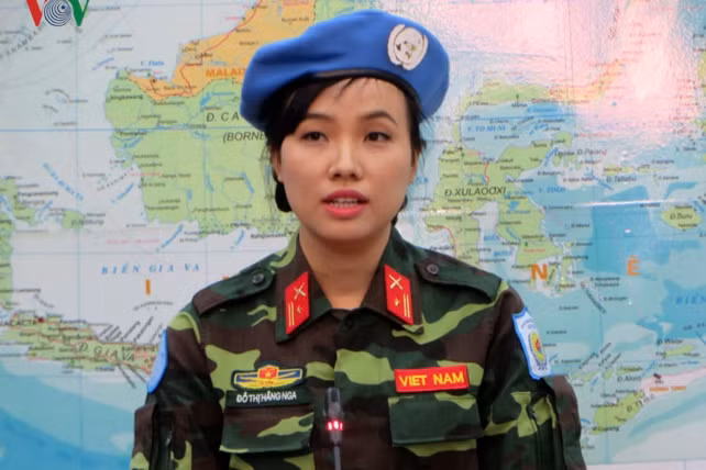 chan dung nu sy quan viet nam dau tien tham gia gin giu hoa binh lhq