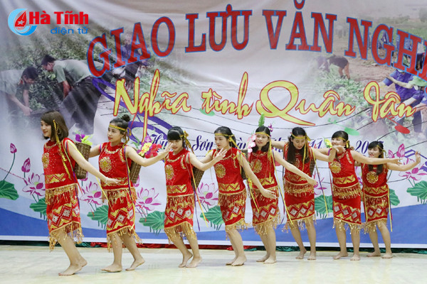 dac sac dem giao luu van nghe nghia tinh quan dan