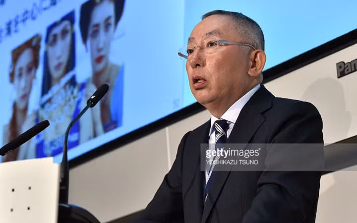 chan dung ong chu uniqlo giau co bac nhat nhat ban