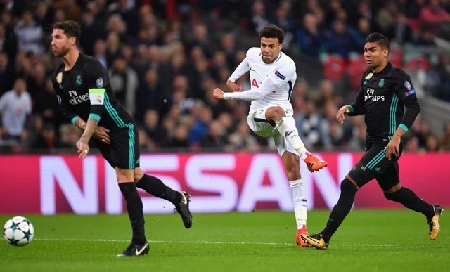 lan dau danh bai real tottenham hien ngang tien vao vong knock out