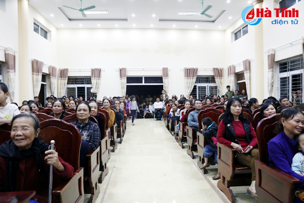 dac sac dem giao luu van nghe nghia tinh quan dan