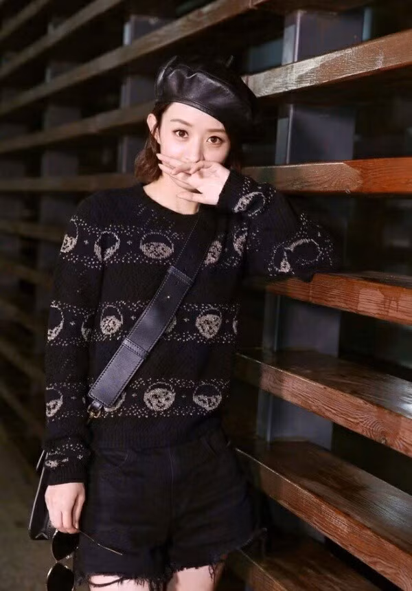 mu noi item dang duoc sao chau a dien trong ngay dong lanh