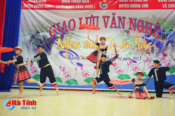 dac sac dem giao luu van nghe nghia tinh quan dan