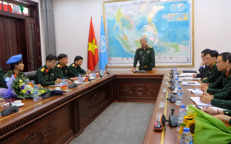 chan dung nu sy quan viet nam dau tien tham gia gin giu hoa binh lhq