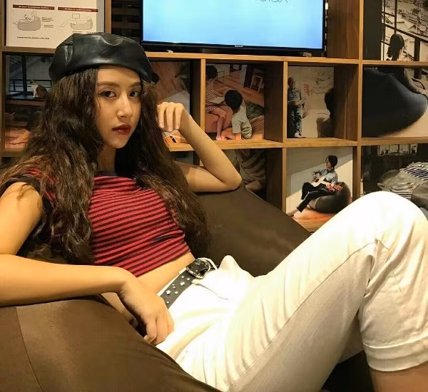 mu noi item dang duoc sao chau a dien trong ngay dong lanh