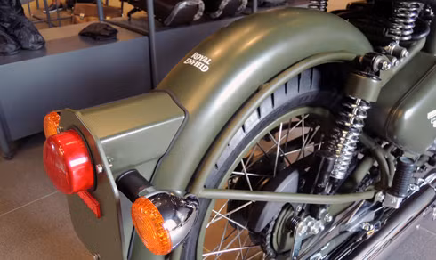 royal enfield classic 500 moto 500 phan khoi re nhat viet nam