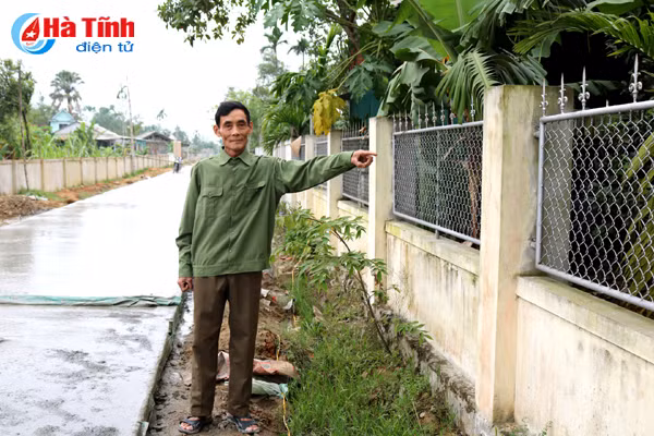 cu ong 70 tuoi tien phong ca lang noi guong hien hang tram m 2 dat