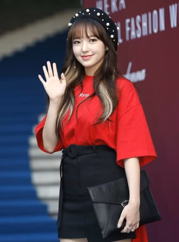 mu noi item dang duoc sao chau a dien trong ngay dong lanh