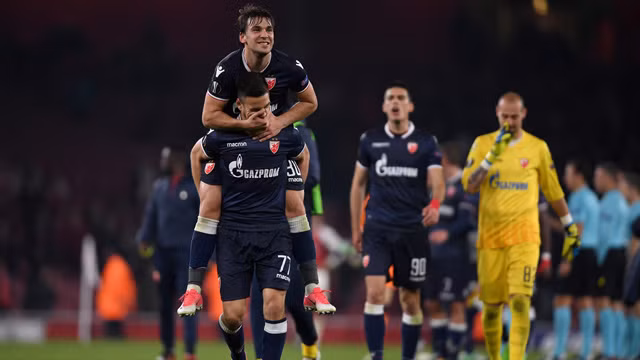 arsenal lazio gianh nhung ve dau tien vao vong 1 16 europa league