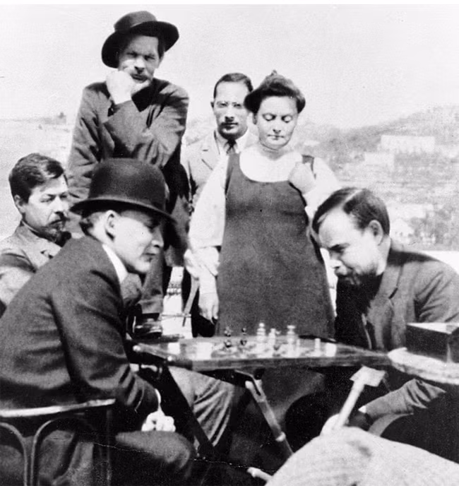 chiem nguong nhung buc anh hiem ve nha lanh tu vladimir lenin