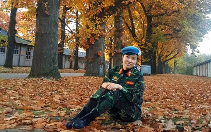 chan dung nu sy quan viet nam dau tien tham gia gin giu hoa binh lhq