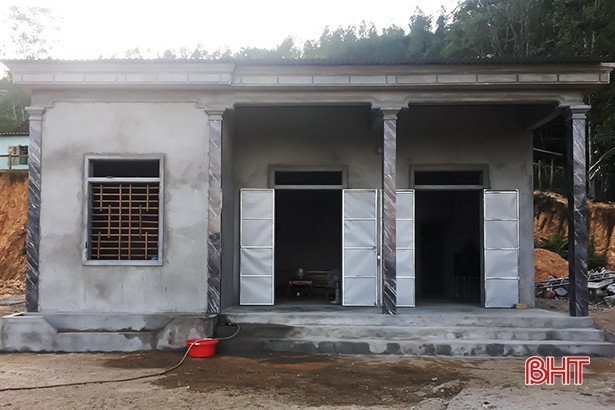 LĐLĐ Hương Sơn hỗ trợ 25 triệu đồng giúp đoàn viên đơn thân làm nhà ở