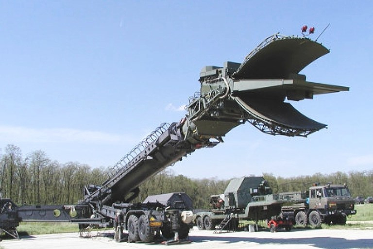 Syria tiết lộ sử dụng radar bắt thấp của S-300 để hạ gục tên lửa Israel